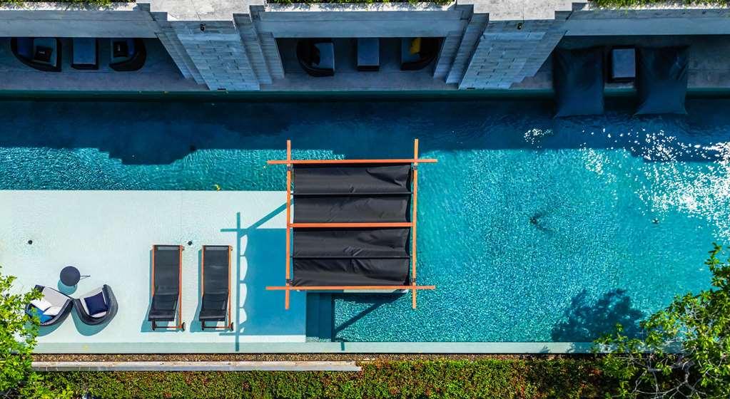 Cross Oceanphere Hotel