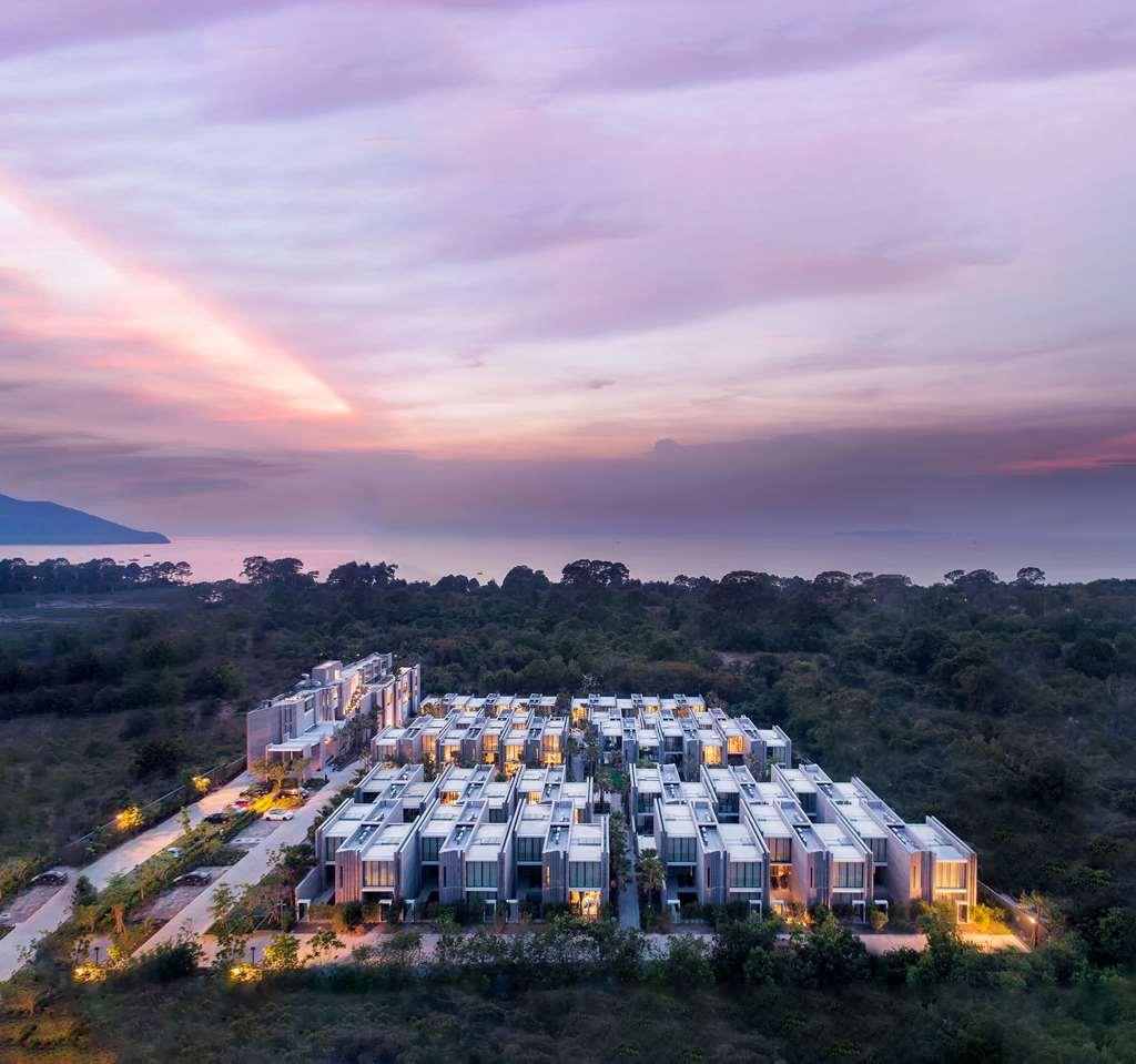 Cross Oceanphere Hotel *