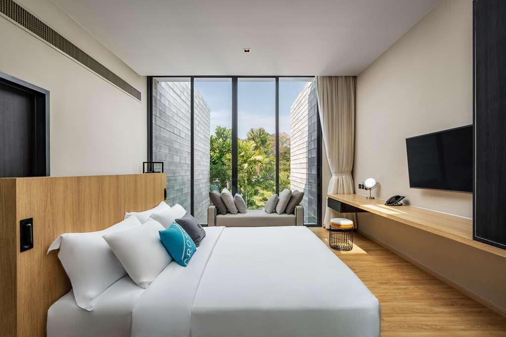 Cross Oceanphere Hotel